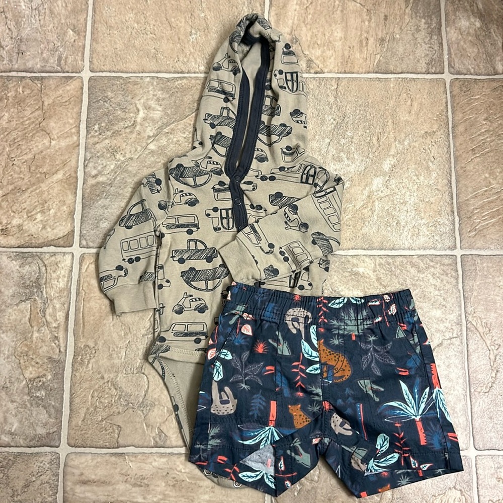 Bundle Baby Clothes 6 Months Indie And Shorts Boys Buses 2 items